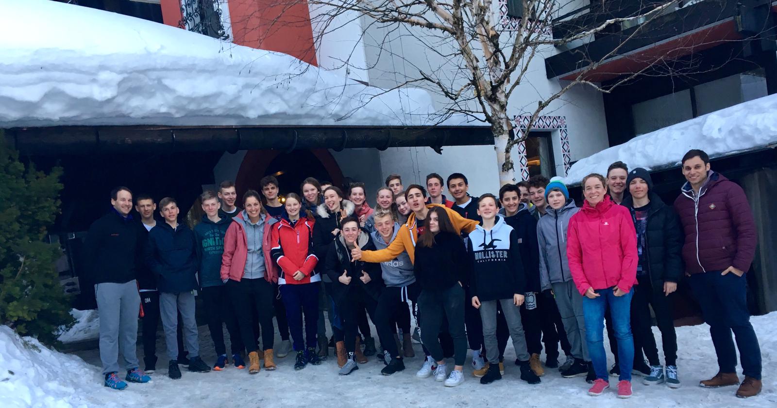 Gruppenfoto Skiausfahrt